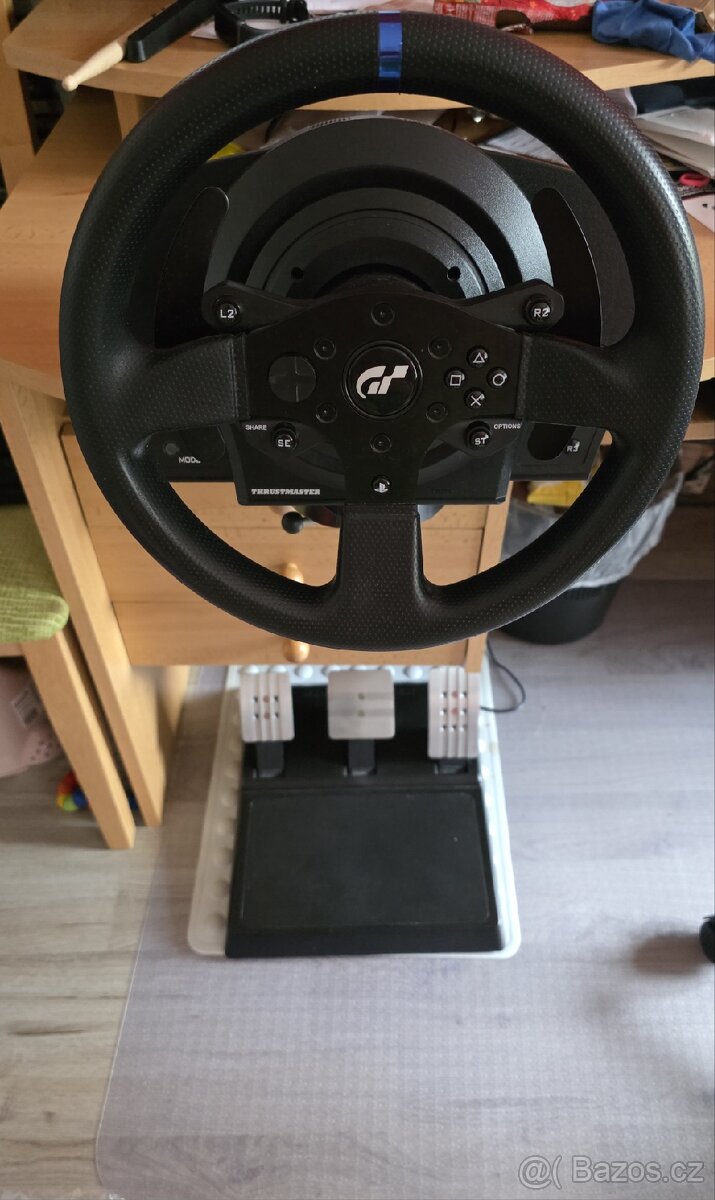 Volant+ pedály Thrustmaster T300 RS GT Edition