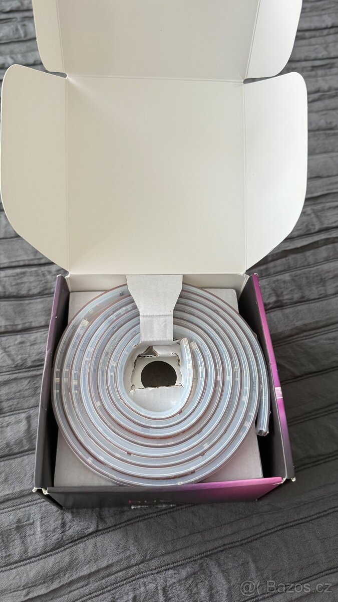 LED pásky Philips Hue Lightstrip Plus