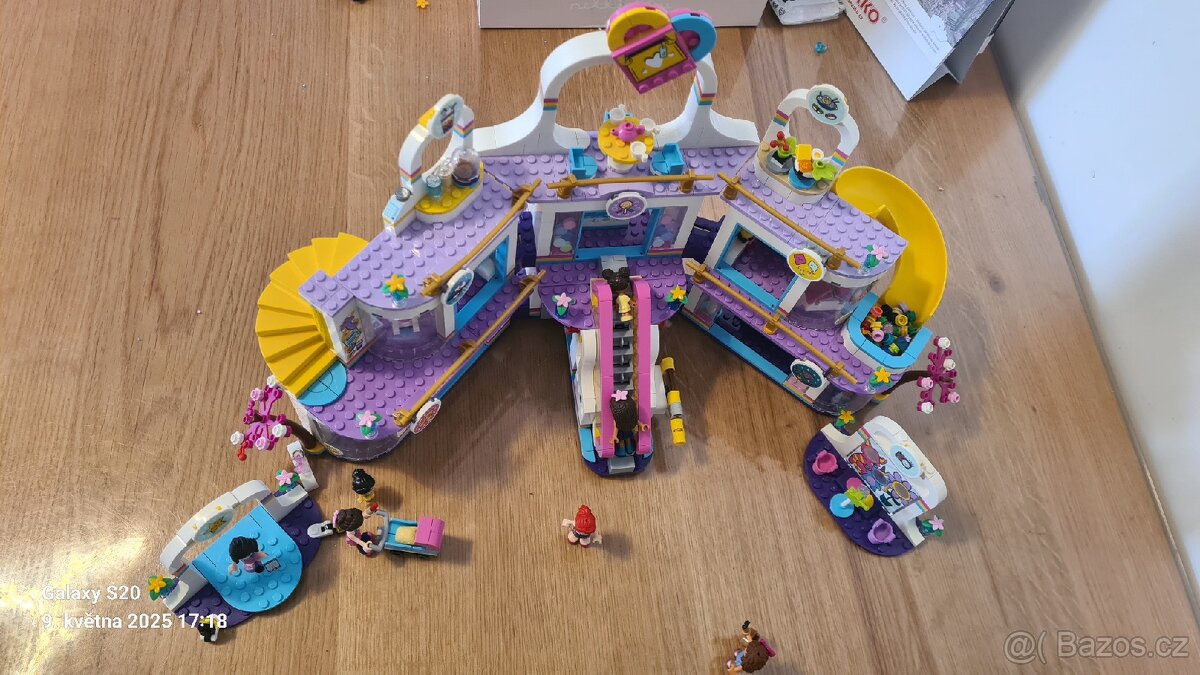 LEGO Friends 41450 Nákupní centrum v Heartlake