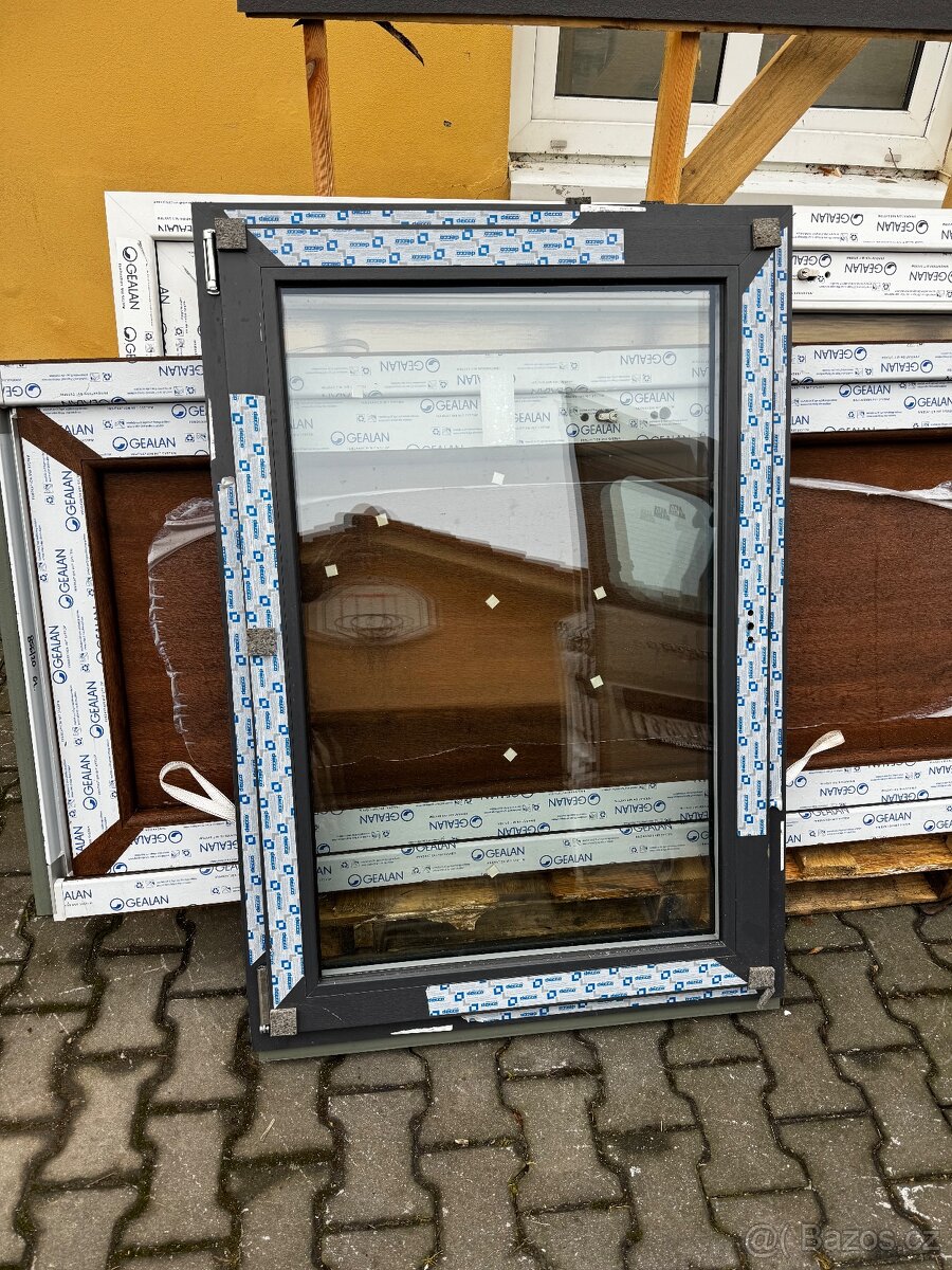 Plastové okno antracid