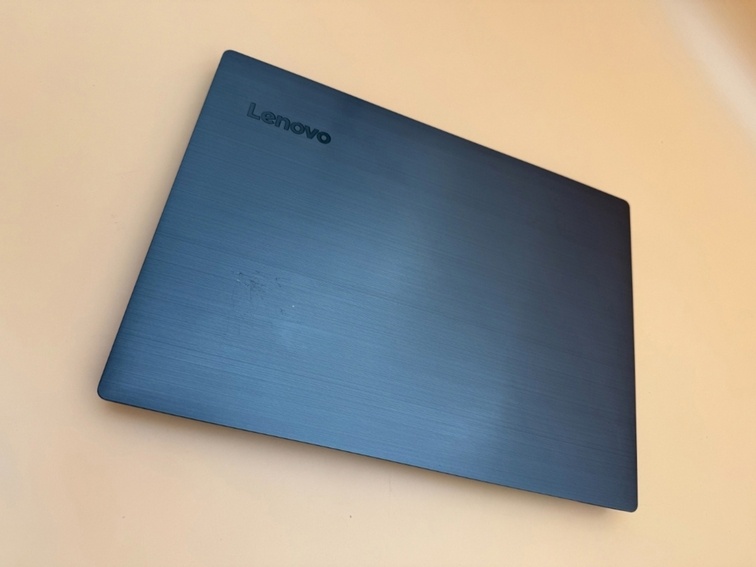 Notebook 14" Lenovo. Intel Core i5‑8250U.20gb ram.