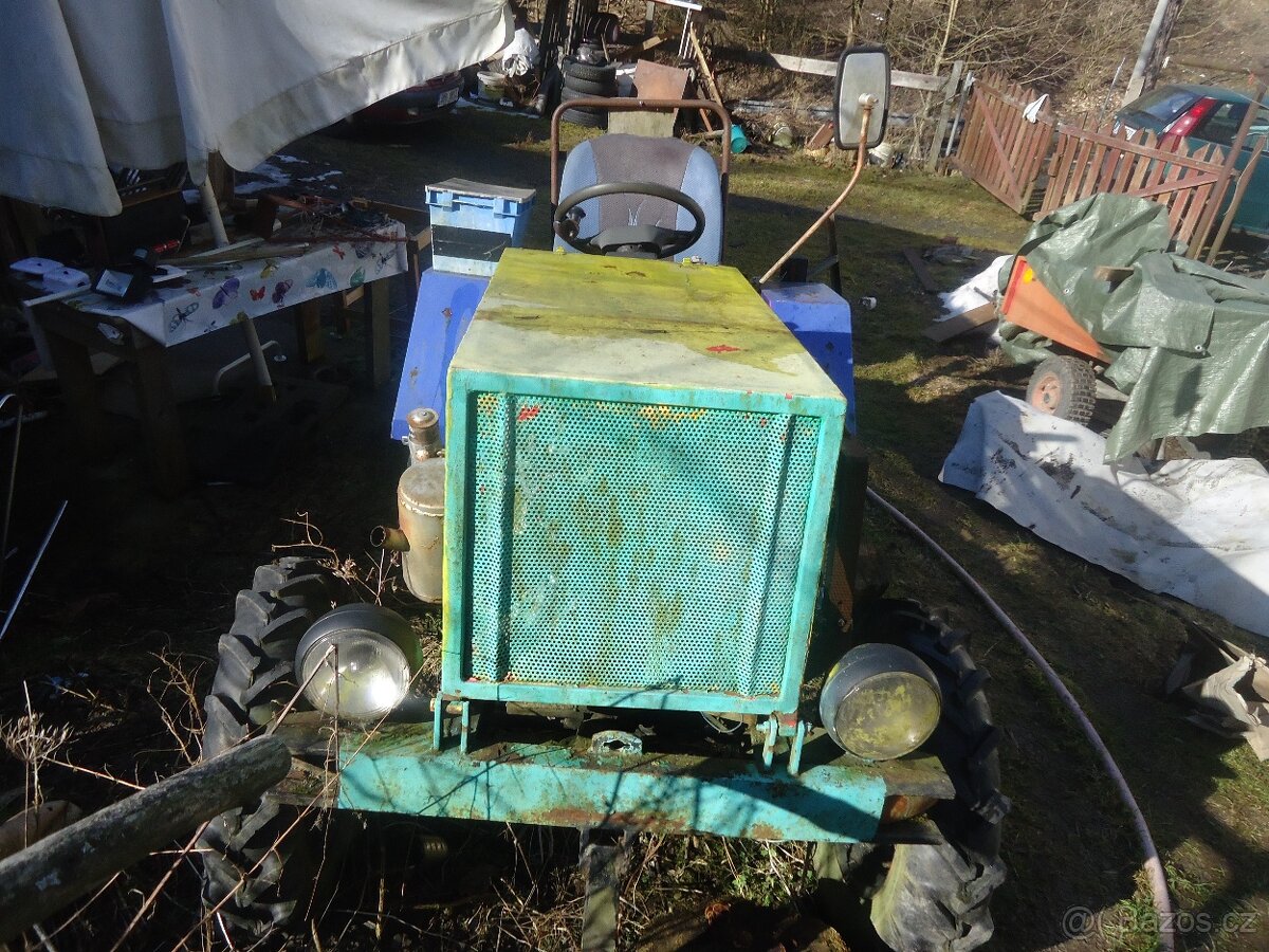 prodám traktor