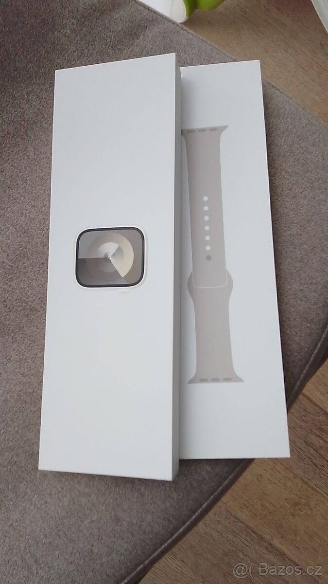 Apple Watch Series 9 – 41mm, GPS, Starlight Aluminum Case