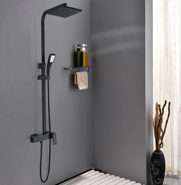 Moderní černá sprchová sada – čtvercový design