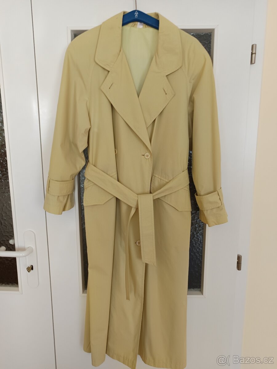 Balonový plášť světle žlutý dámský