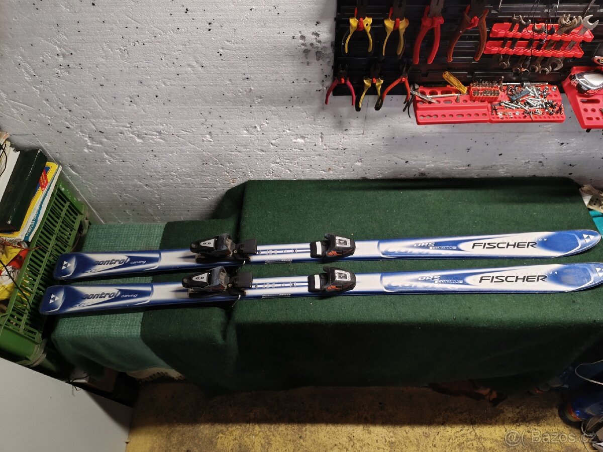 Prodám sjezdové lyže Fischer délka 168 cm