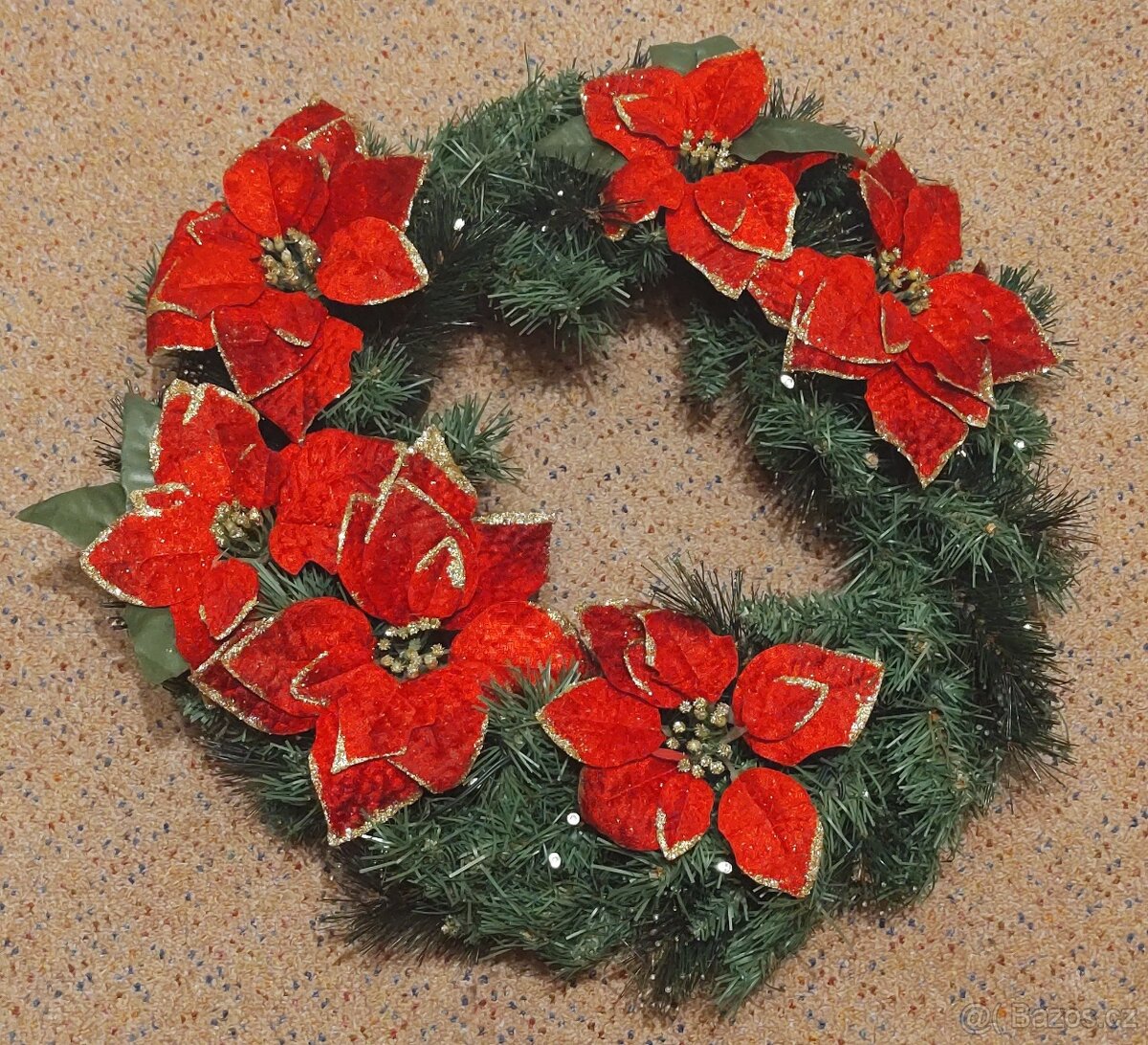 vánoční věnec umělý