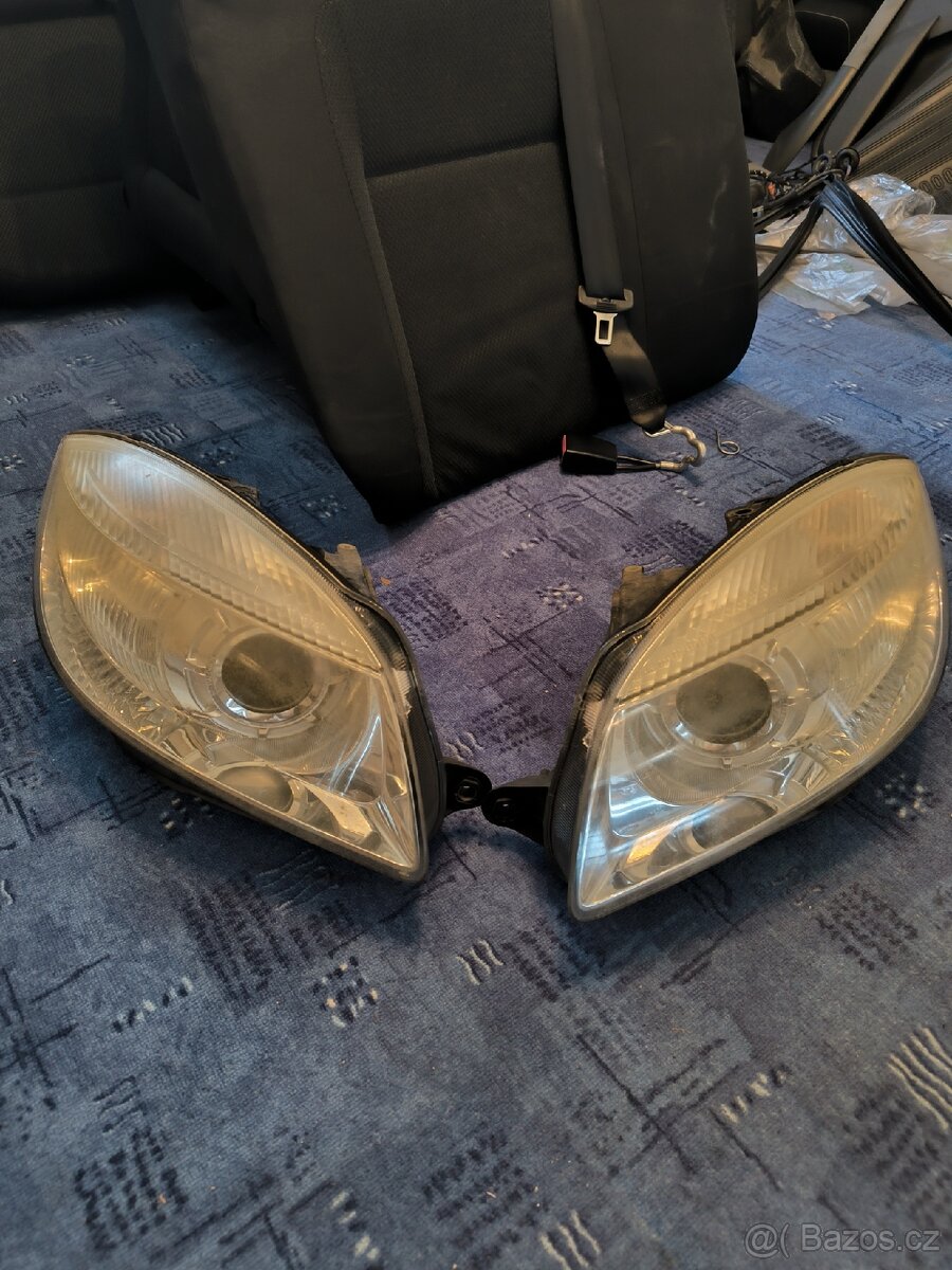 Přední světla s čočkou Škoda fabia 2, předfacelift.