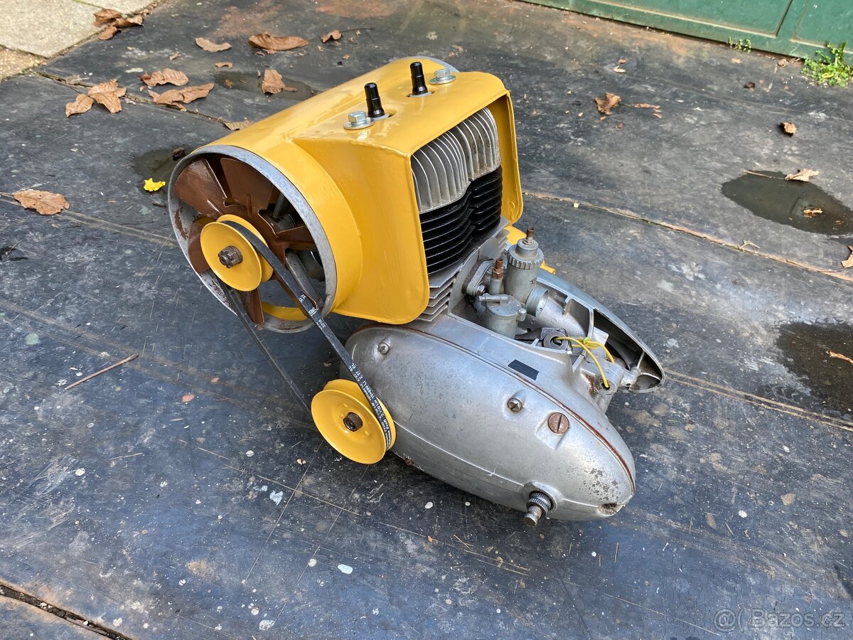 velorex 350 mechanika - kompletní motor