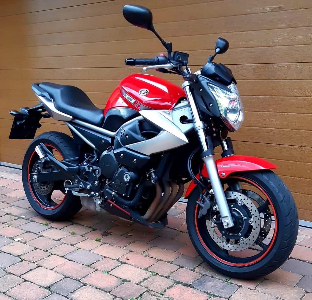 Yamaha XJ6 ABS (2011)