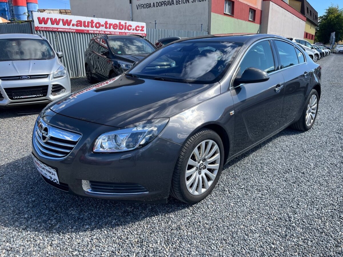 OPEL INSIGNIA 1,8 16V COSMO
