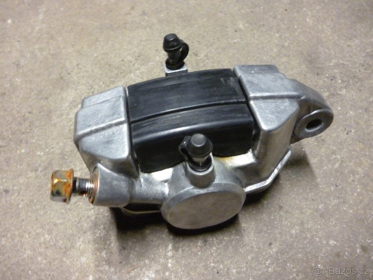 Suzuki GS 1100 G. Zadní brzdový třmen. od 1982