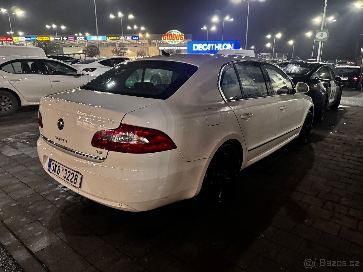 Škoda superb 2.0tdi ,dsg 2011 rok 276tis km