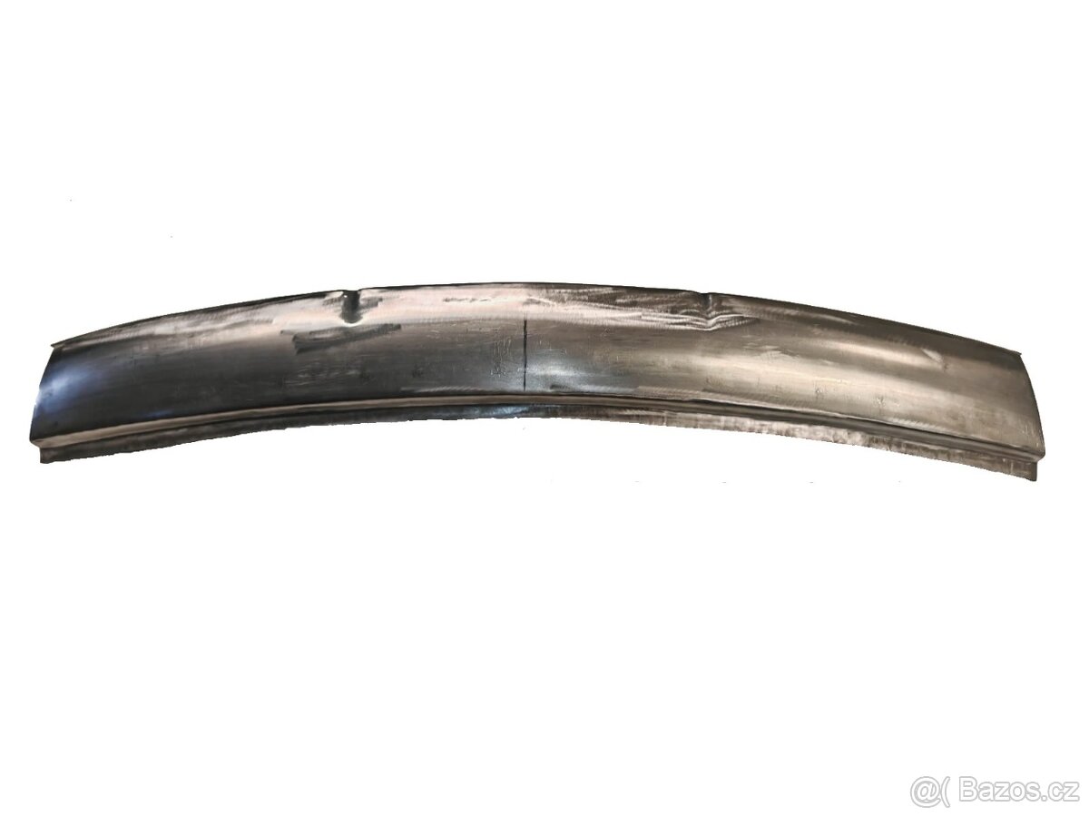 Spodní "rohlíček" pod maskou Tatra 603