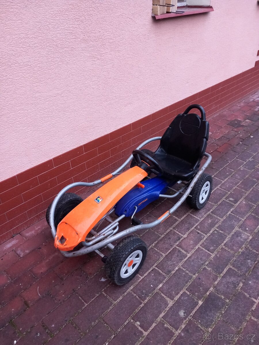 Šlapací auto 3-5 let