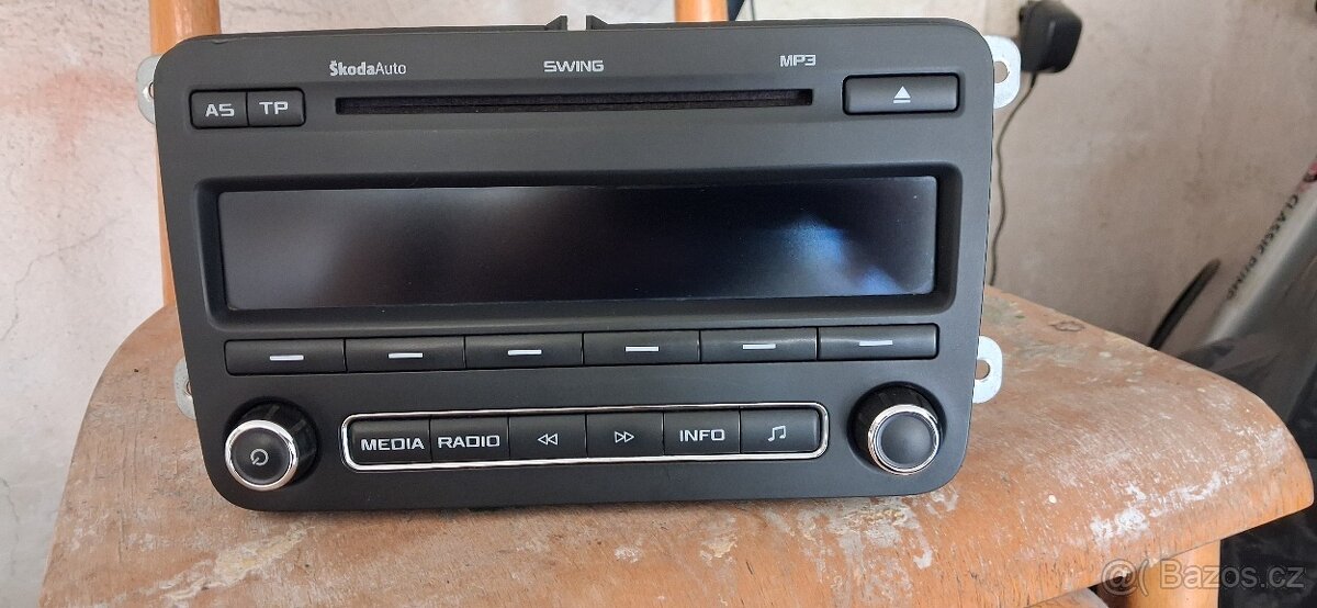 ORIGINÁL AUTORÁDIO ŠKODA SWING