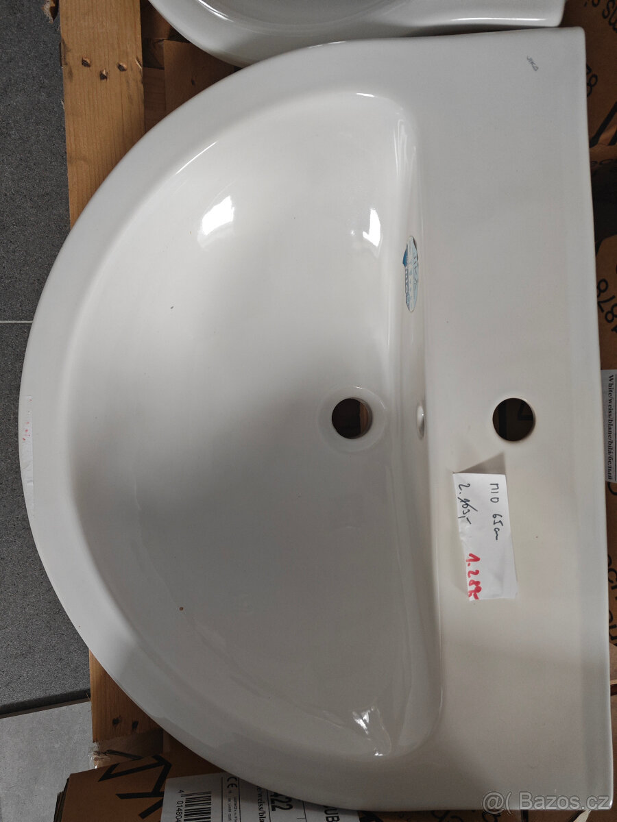 Prodám - MIO - umyvadlo 65x49 s otvorem