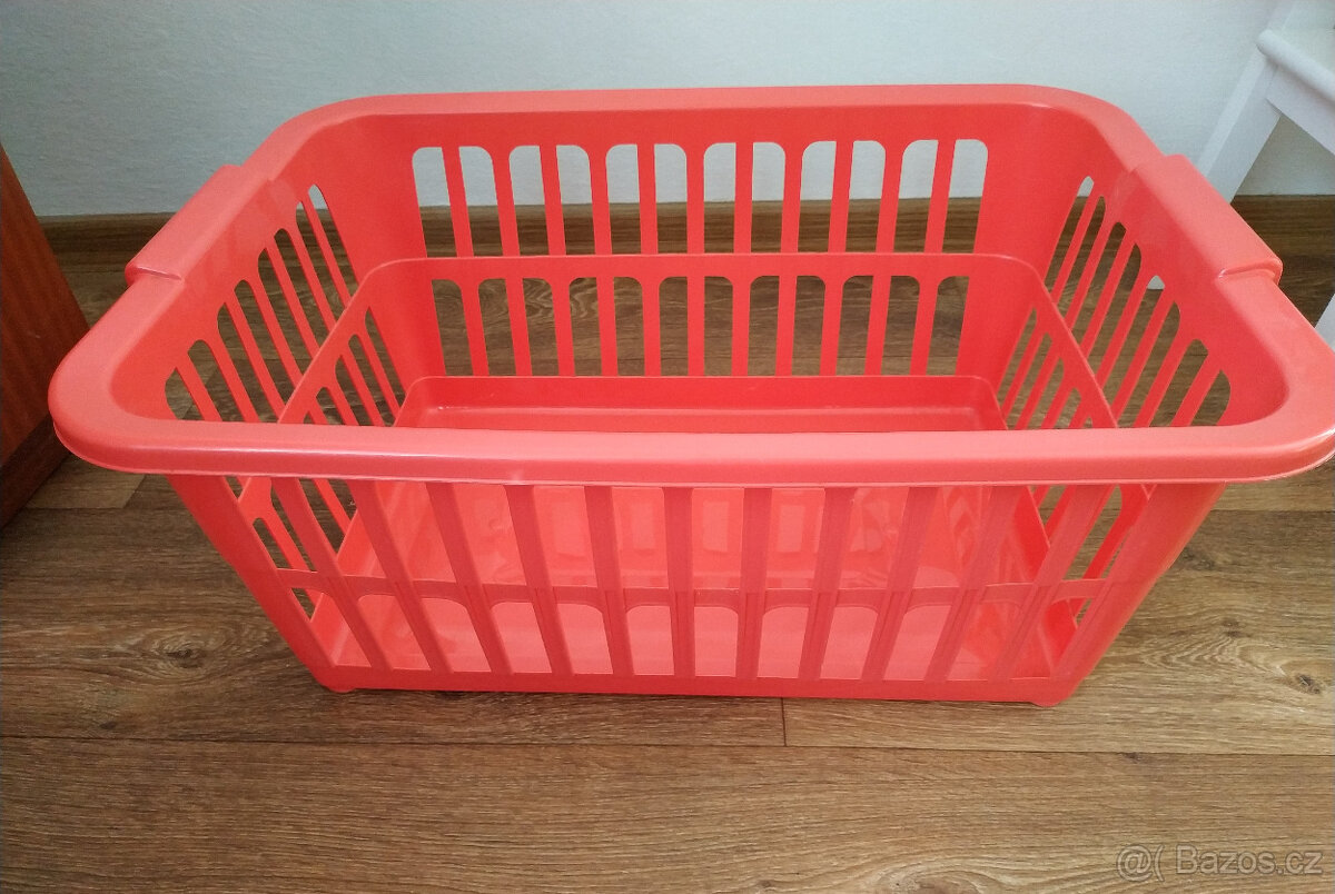 Koš na prádlo, plast, růžový.