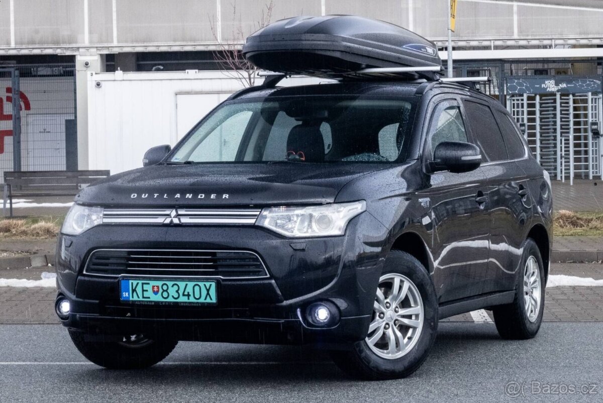 Mitsubishi Outlander 2.0 PHEV 4WD (2013)