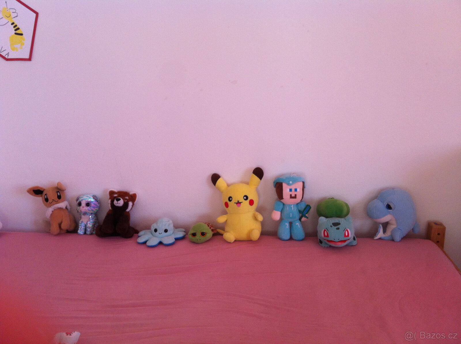 plyšáci pokemon Pikachu, Eevee, Bulbasaur, minecraft Steve