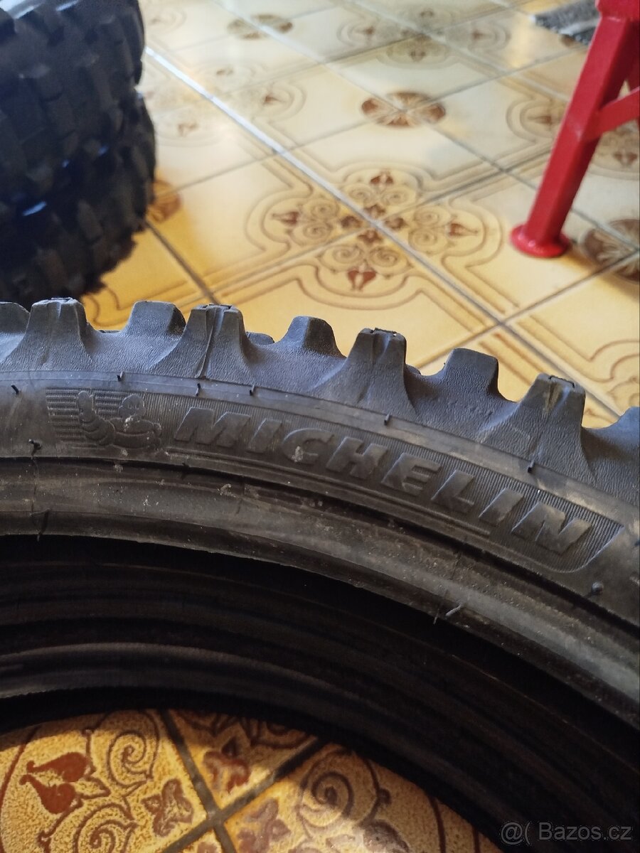 Mx/enduro pneu