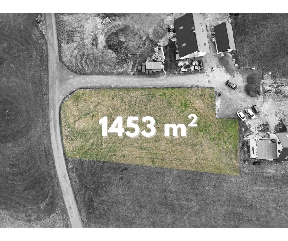 Prodej stavebního pozemku o rozloze 1453 m2