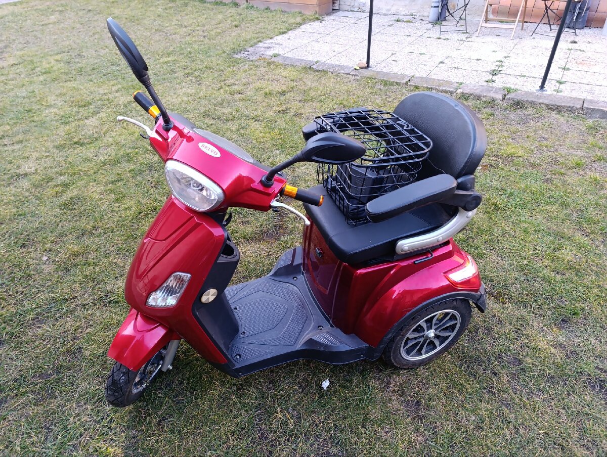 Elektrická tříkolka SELVO