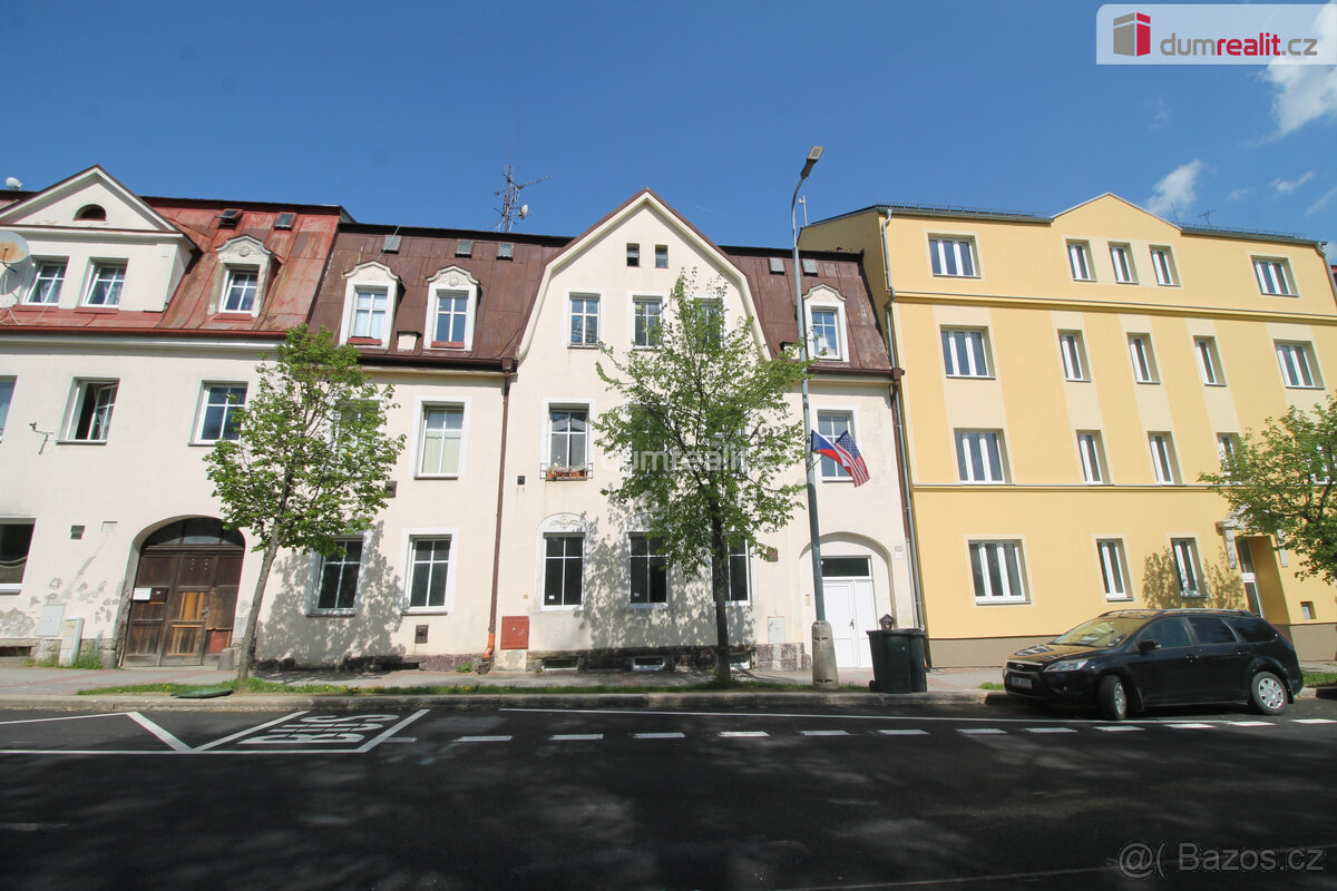 Pěkný udržovaný byt 2+1 v prvním patře cihlového domu v Aši