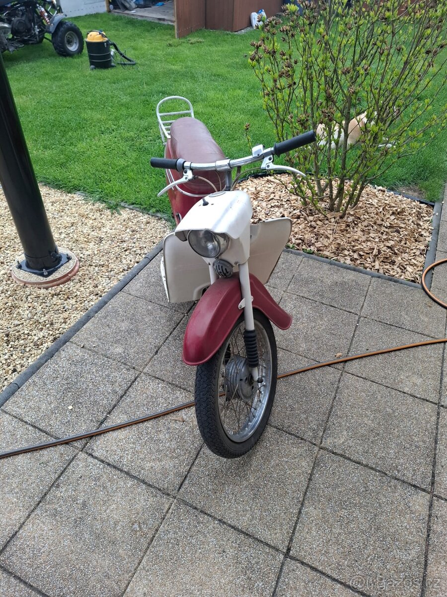 Motorka Jawa 20 Pionýr