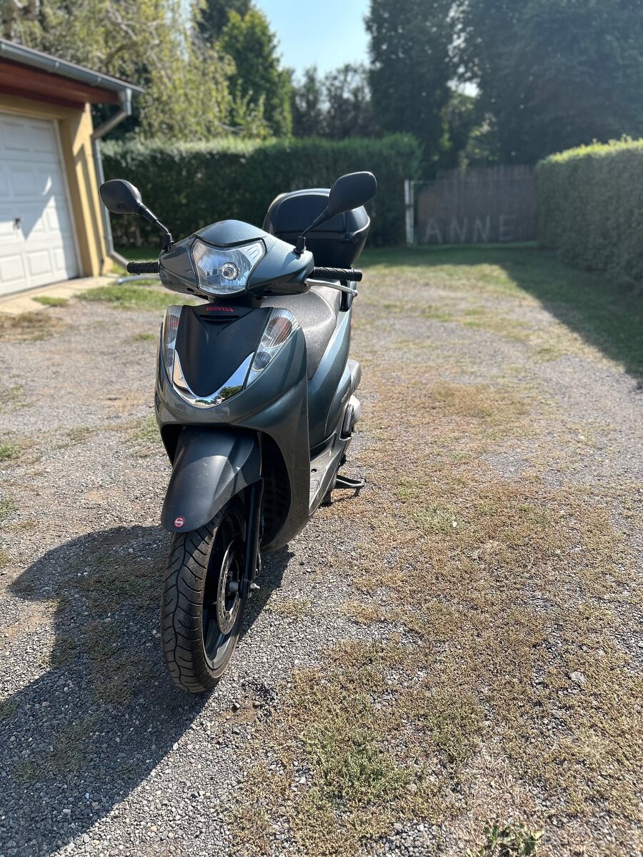Honda 300i sh