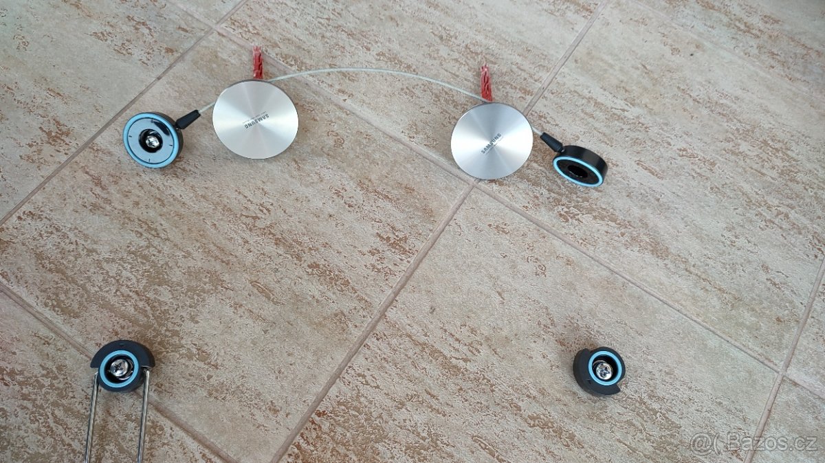 VESA držák 400x400 Samsung, velmi kompaktní