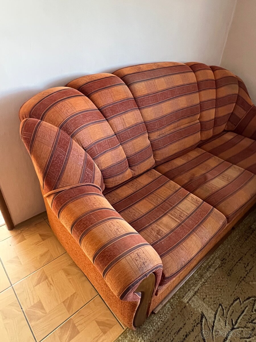 Starší gauč