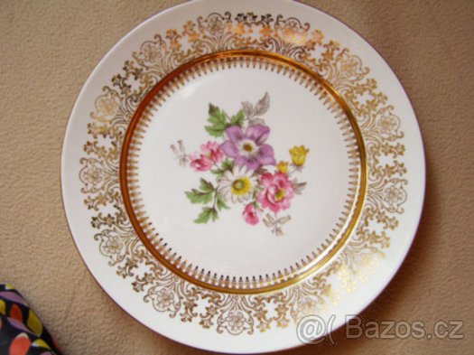 Ozdobný talíř, karlovarský porcelán.