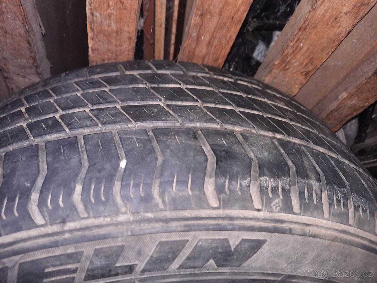 Prodám alu kola +pneu 215/55 R16