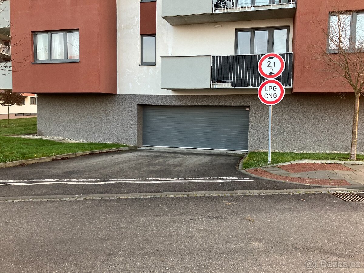 Pronájem garážového stání 12 m² Olomouc, Aloise Rašína 336