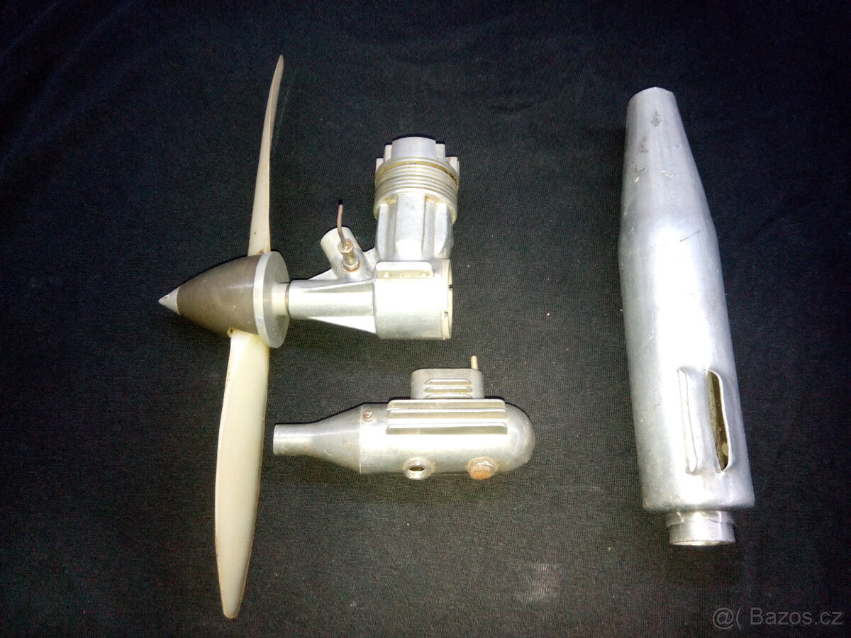 RADUGA 7 modelářský motor + výfuk - PLATÍ do SMAZÁNÍ