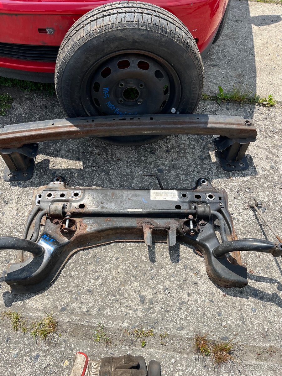 Ford fiesta Mk5 Nápravnice , rezerva , výztuha př.