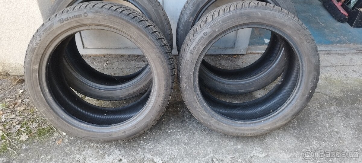Sada zimních pneu Barum Polaris 5 235/45 R18