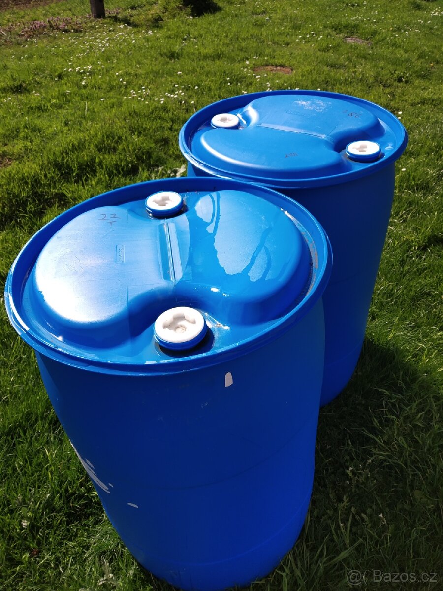 Plastové sudy 220