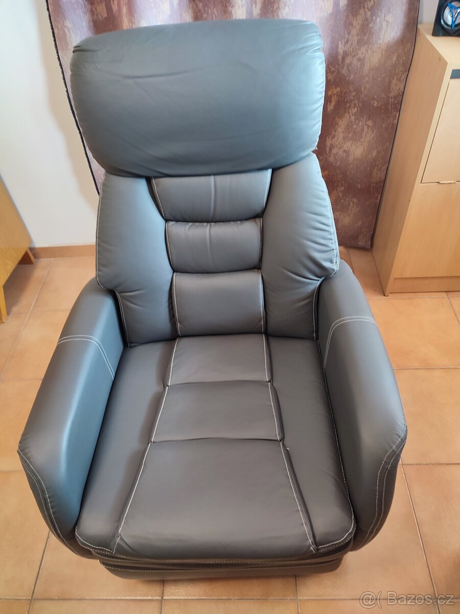 Relaxační polohovací TV křeslo
