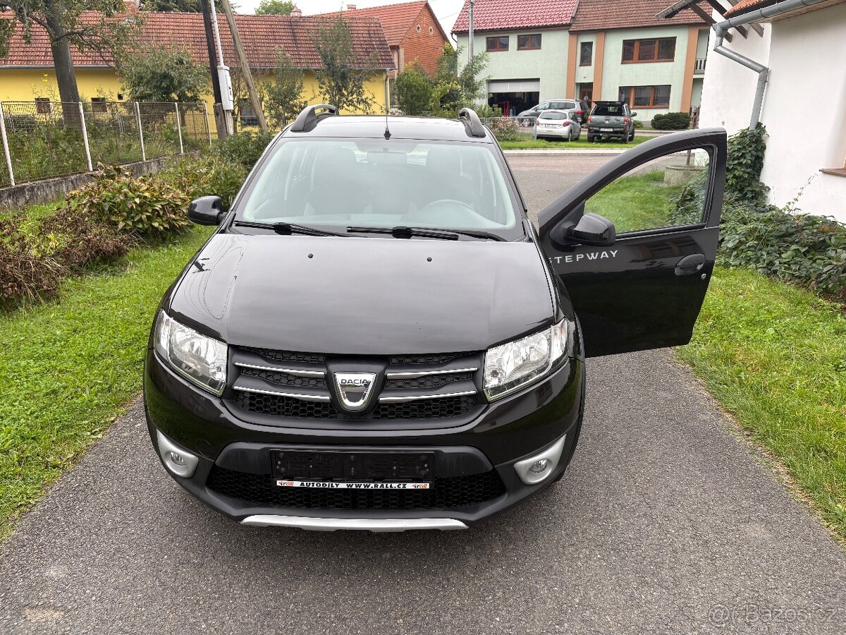 Dacia Sandero 0.9i Stepway Tempomat Navigace
