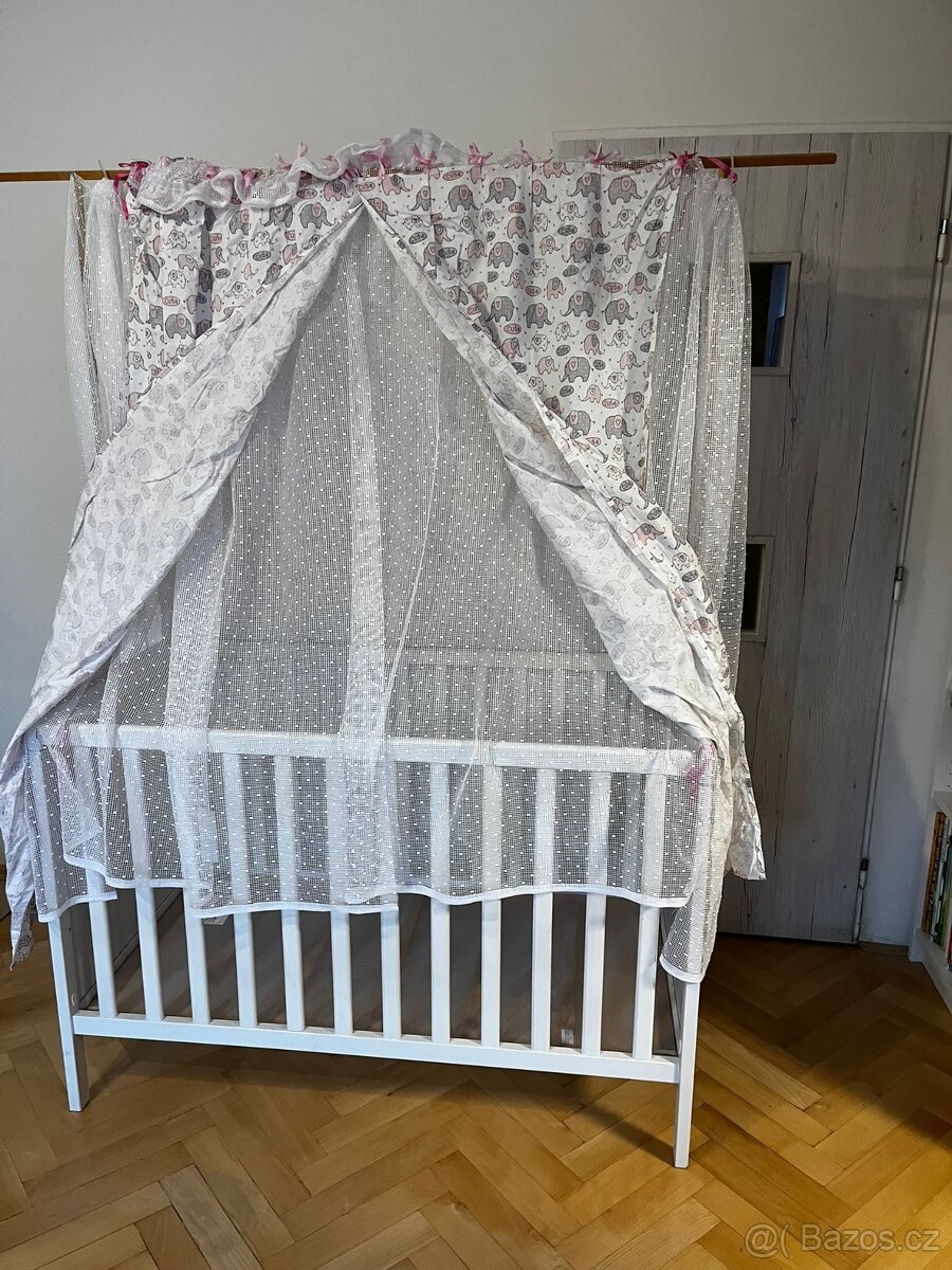 Dětská postýlka s nebesy a kokosovou matrací