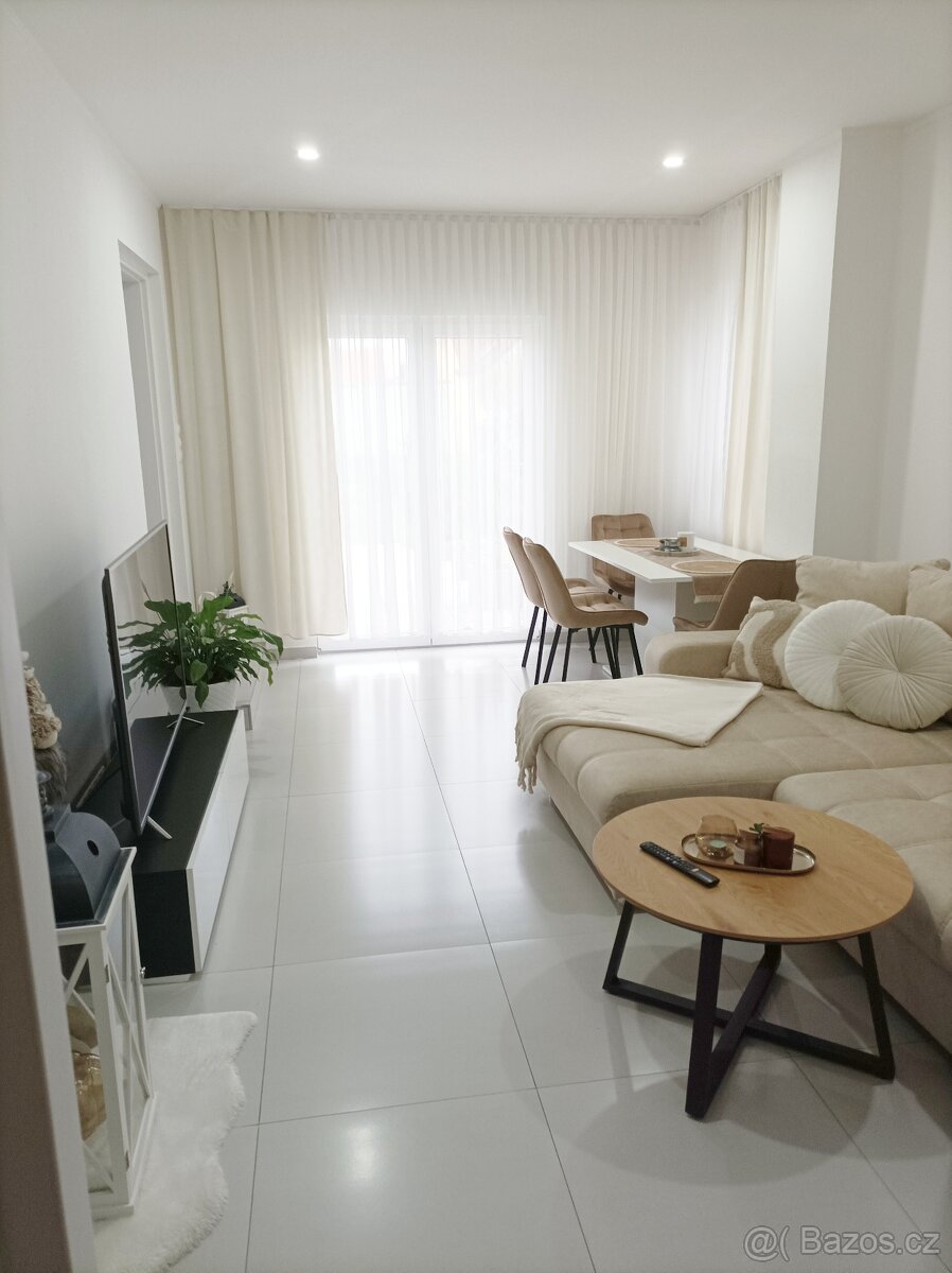 Prodej RD v Rakúsku 14km od hraníc,s projektom a povolením .