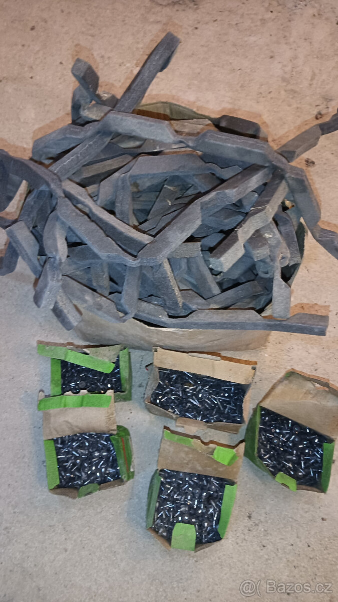 Příslušenství plechová krytina RAL 7016, těsnění, kotlík