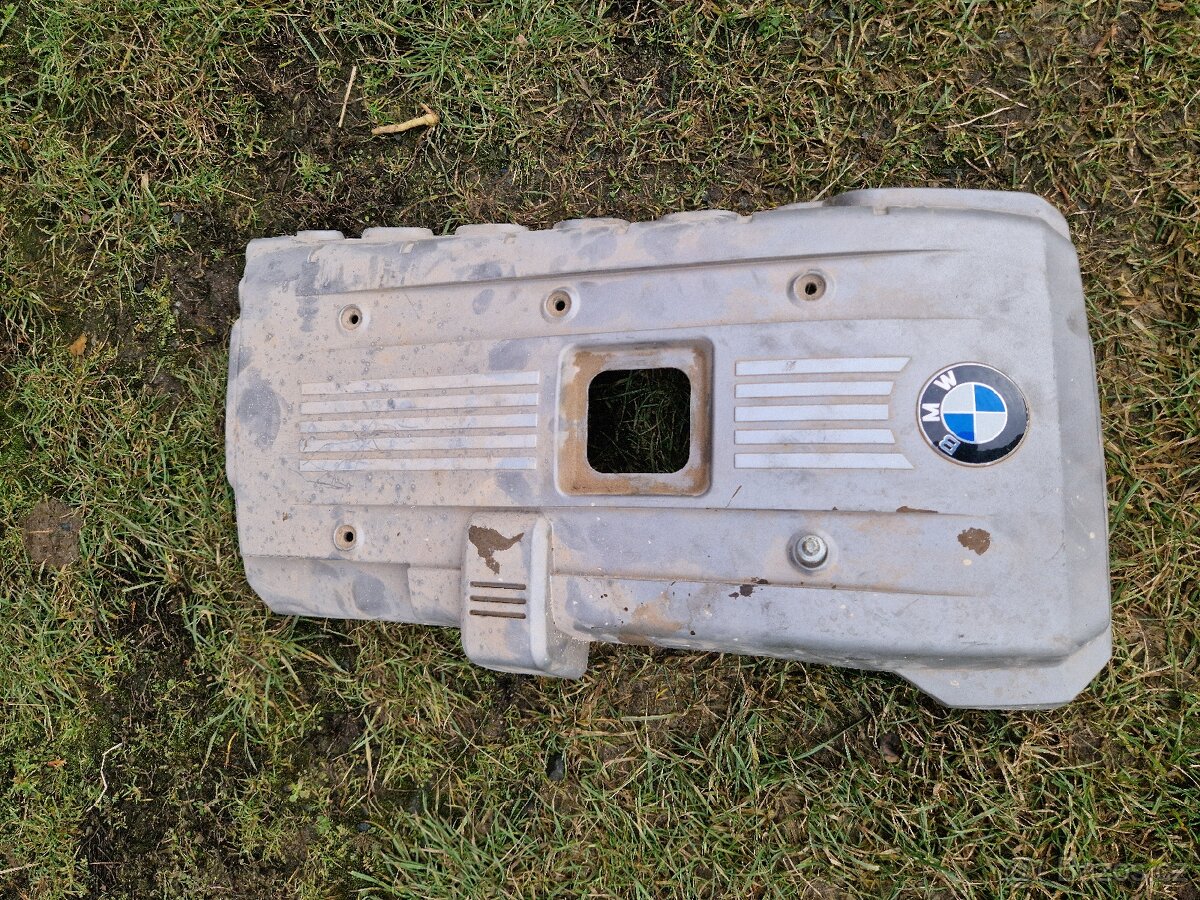 Kryt motoru Bmw