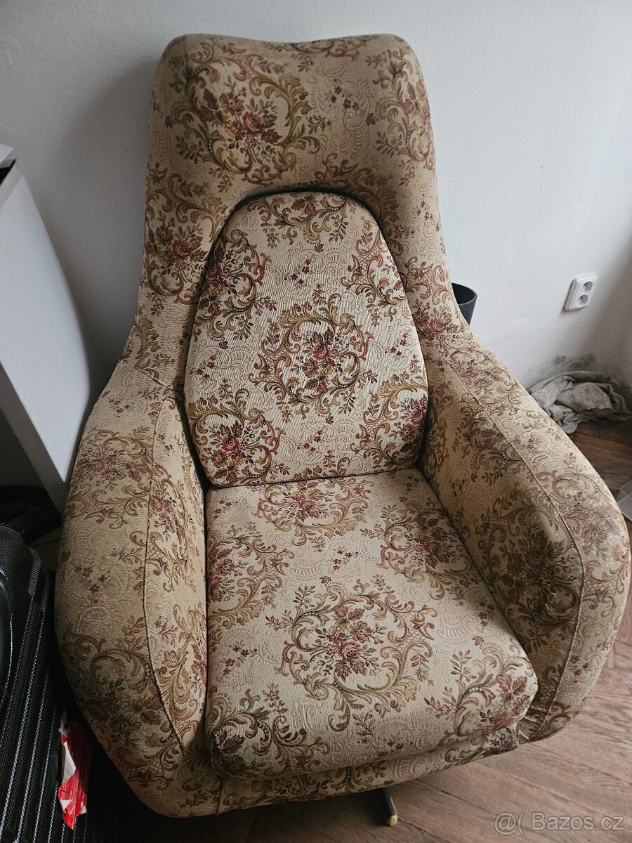 Květinové křeslo za odvoz