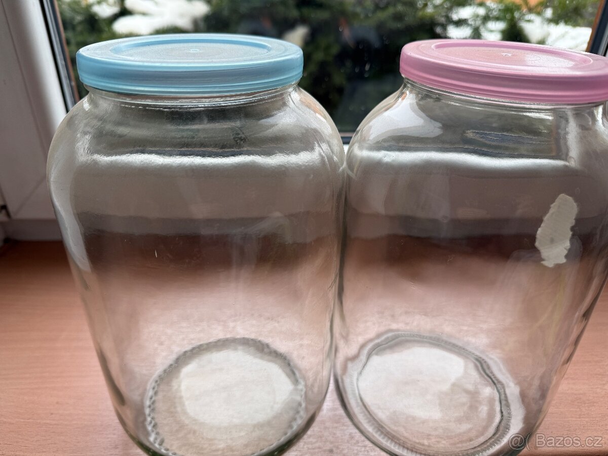 25 ks sklenic 3 l s plastovým víčkem