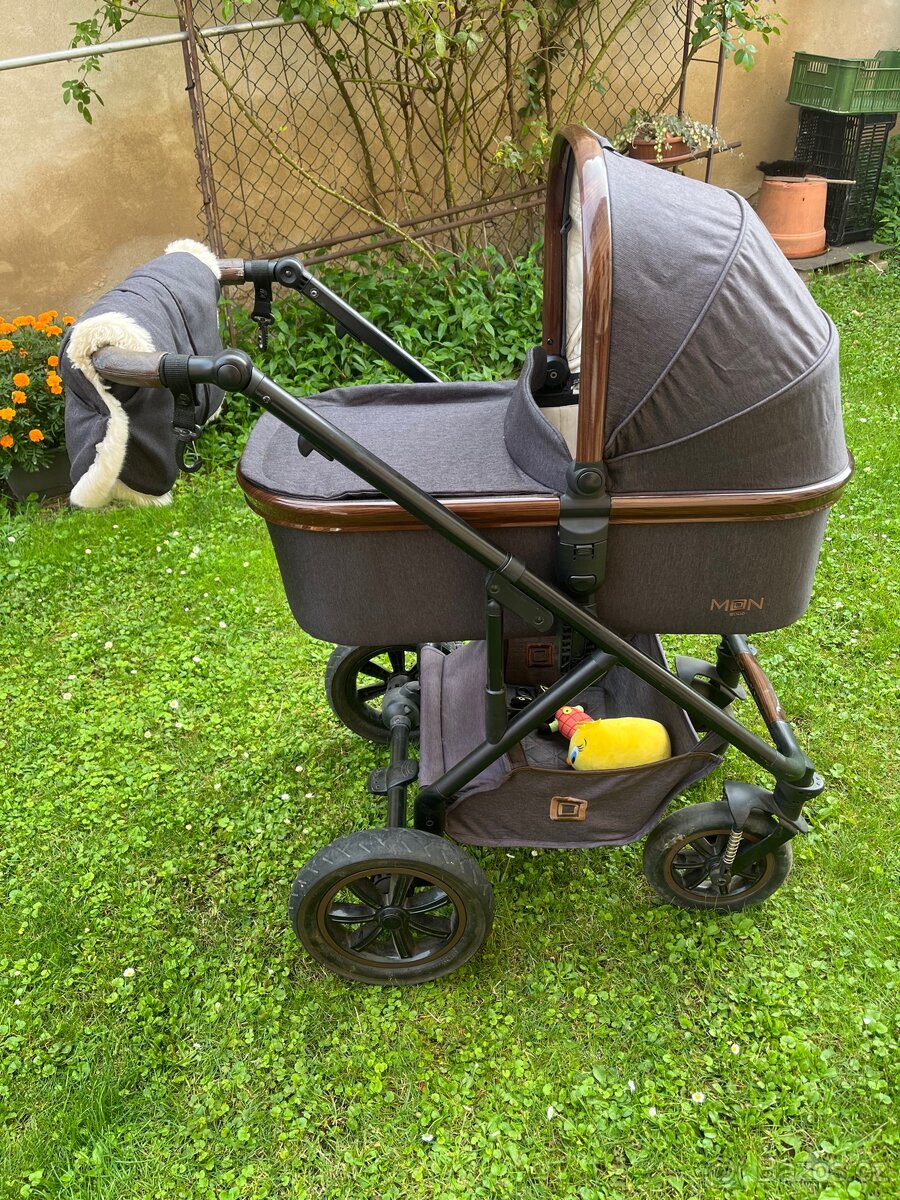 Kočárek Moon Nuova