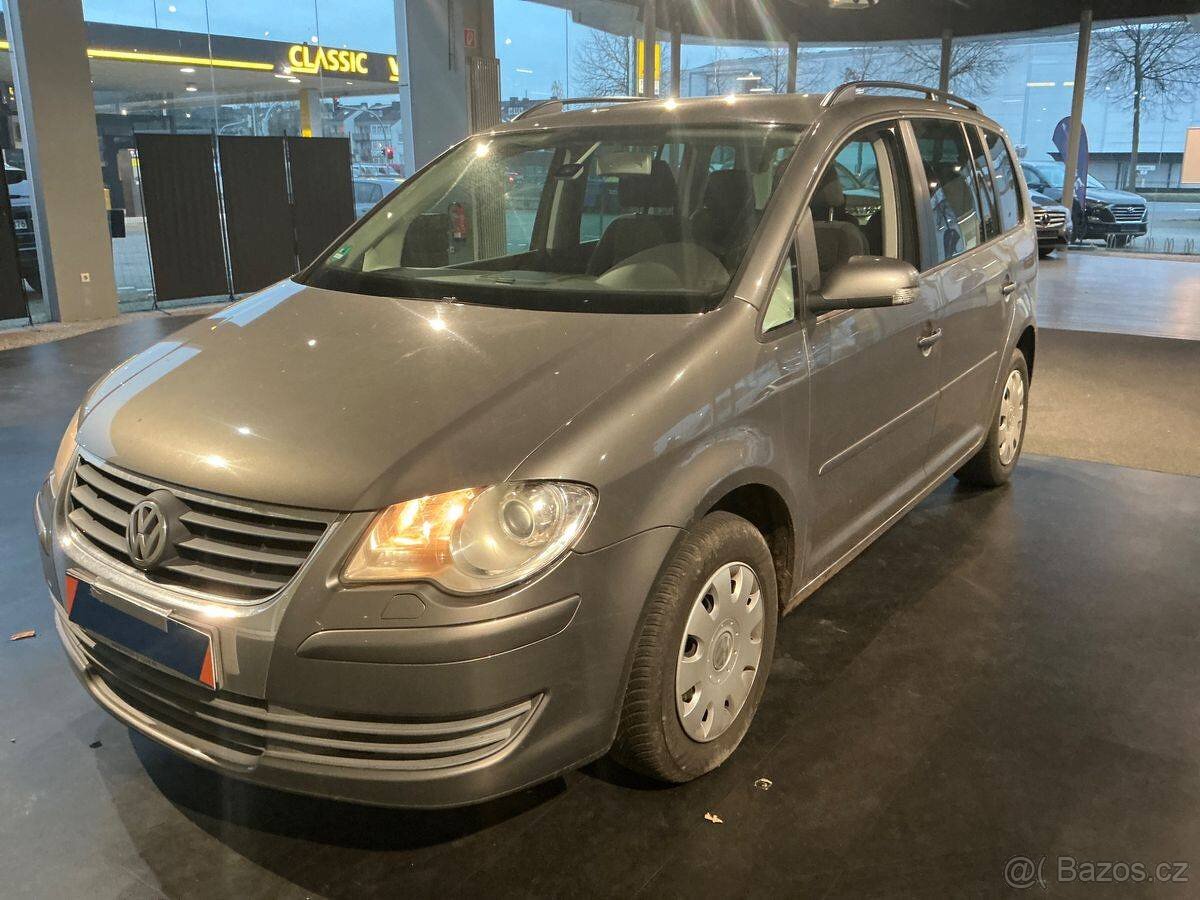 VW Touran 1.9 TDI 77kW,Tempomat,7.míst,bez koroze.