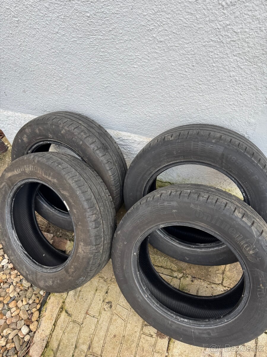 Continental 185/60 r15 letní